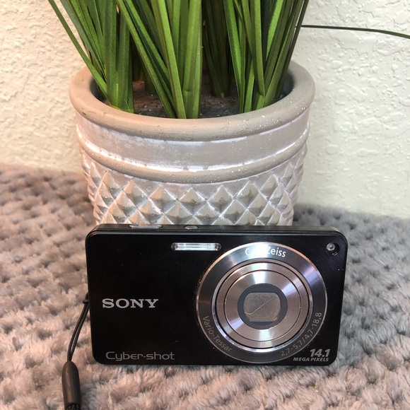 Sony Other - Sony💫cybershot💫black